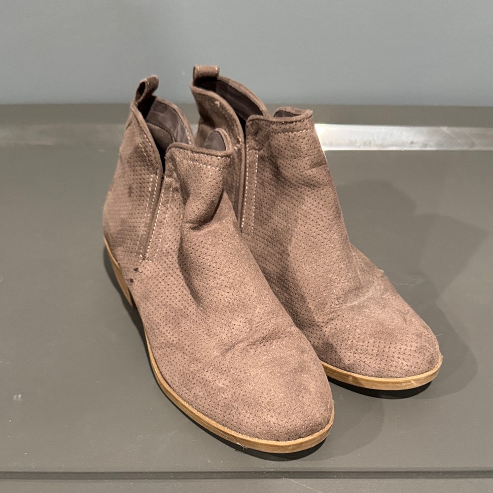 Universal Thread Booties